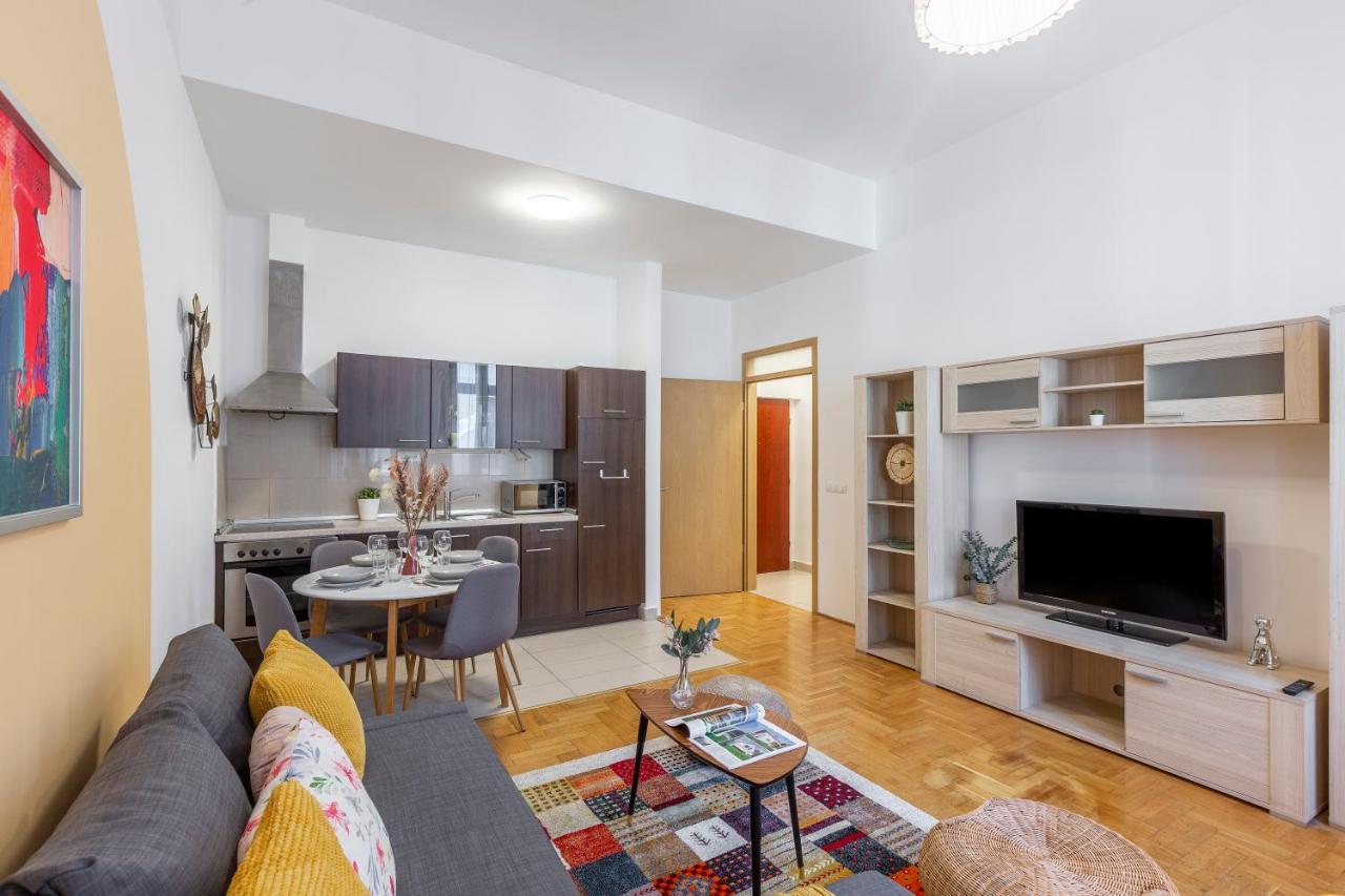 Cozy Home By Bella In The Heart Of Budapest Ngoại thất bức ảnh