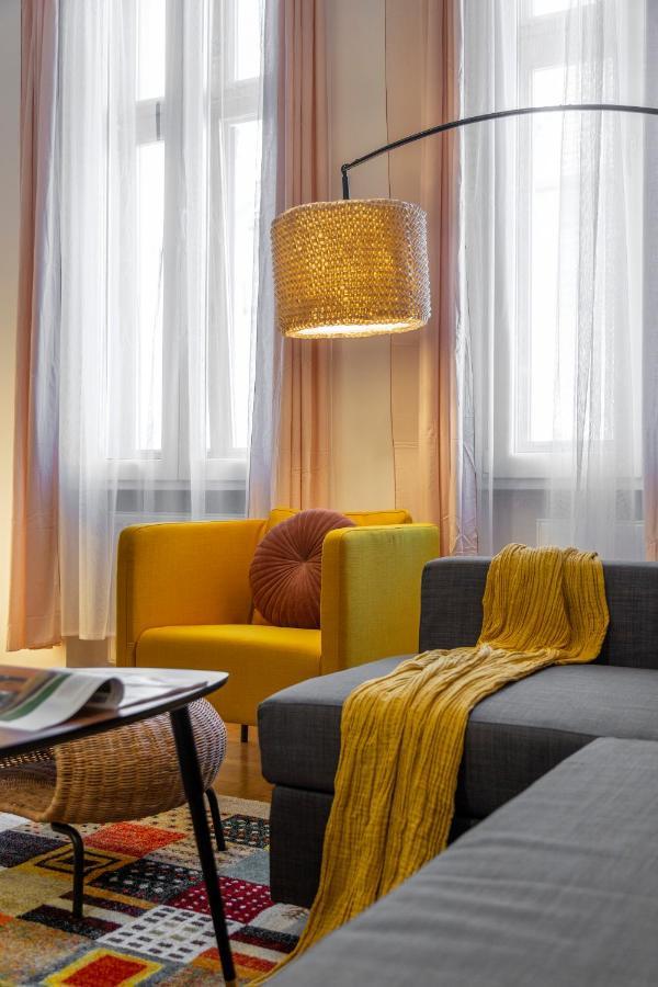 Cozy Home By Bella In The Heart Of Budapest Ngoại thất bức ảnh