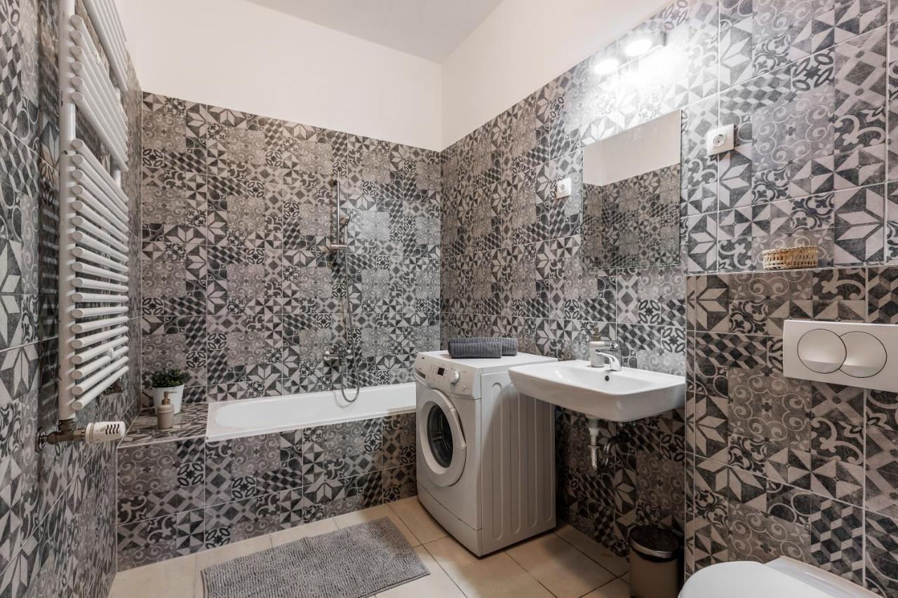 Cozy Home By Bella In The Heart Of Budapest Ngoại thất bức ảnh